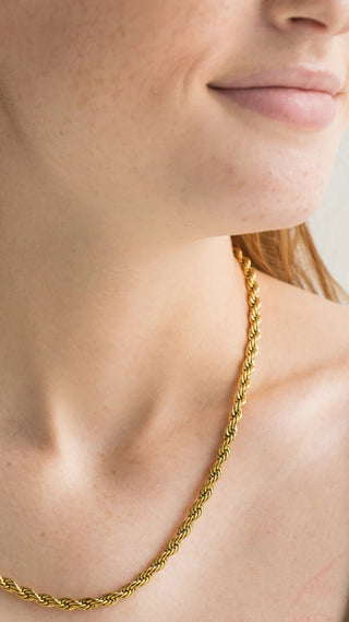 BRENDA GRANDS JEWELRY CHUNKY TWISTED NECKLACE