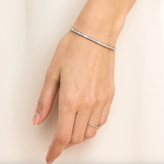 BRENDA GRANDS JEWELRY SILV DAINTY DIAMOND BANGLE