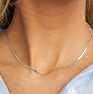 BRENDA GRANDS JEWELRY SILVER HERRINGBONE NECKLACE