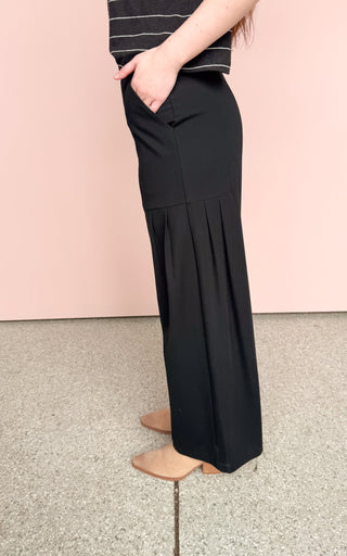 CLARA SUNWOO PLEATED POCKET PANT