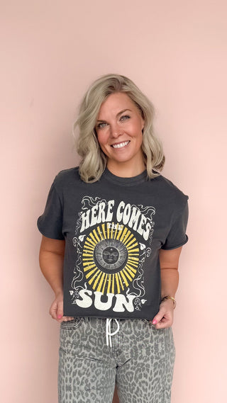 ILLUSTRATED SOCIETY HERE COMES THE SUN TOP