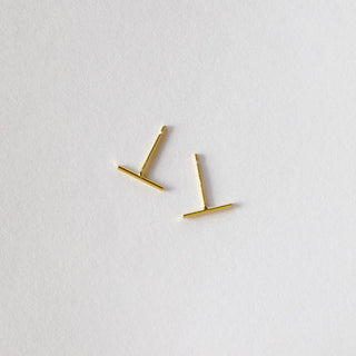 JAX KELLY MINIMALIST BAR EARRING