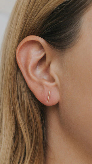 JAX KELLY MINIMALIST BAR EARRING