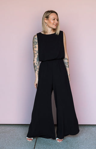 KLD. SIGNATURE BLACK KELLY TOP