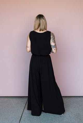KLD. SIGNATURE BLACK KELLY TOP