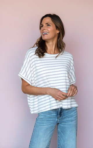 KLD. SIGNATURE GREY SHELBY TOP