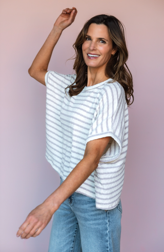 KLD. SIGNATURE GREY SHELBY TOP