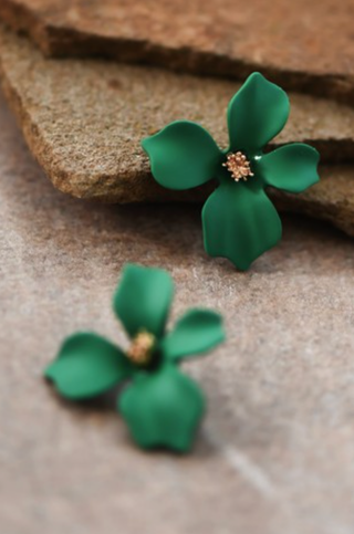 LEE & BIRCH EMERALD FLORA STUDS