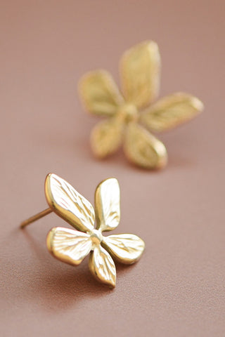LEE & BIRCH PETAL BLOOM STUDS