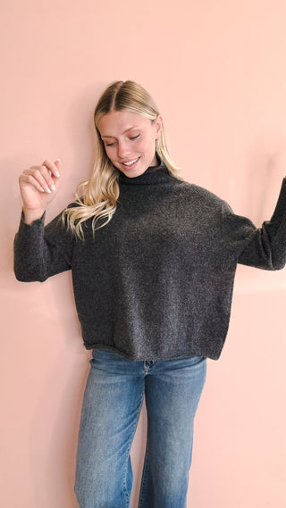 Look By M CHARCOAL SLOUCH TURTLENECK SWEATER