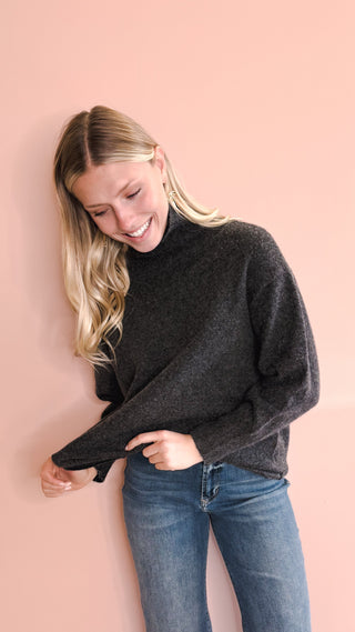 Look By M CHARCOAL SLOUCH TURTLENECK SWEATER