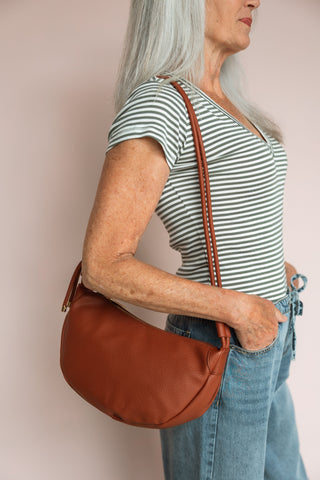 MALI + LILI COGNAC ARIA SLING BAG