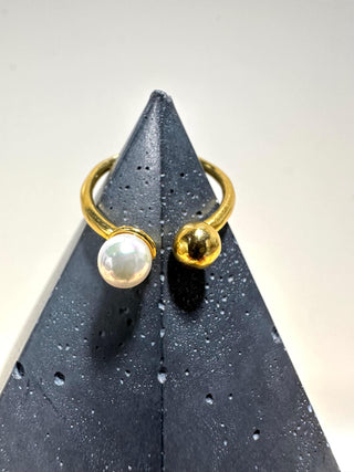 PETER AND JUNE LANE PEARL RING