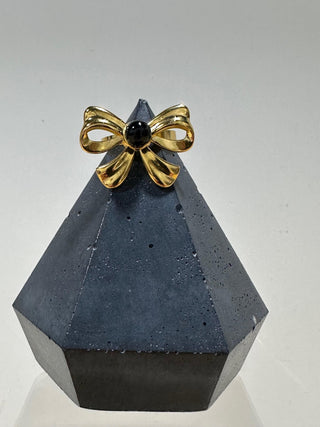 PETER AND JUNE ONYX KNOTTY RING