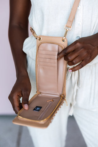 PRETTY SIMPLE WOVEN PHONE BAG
